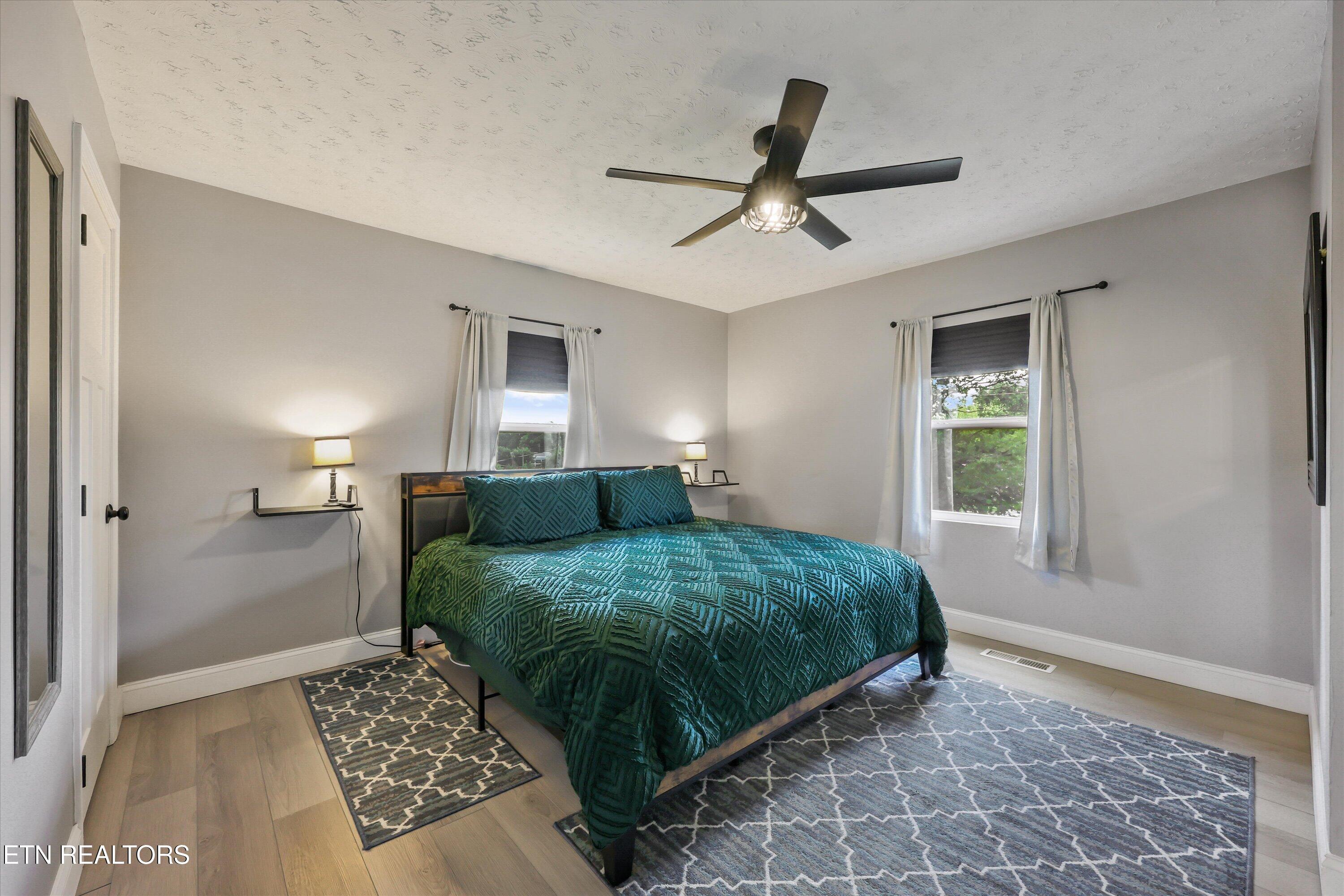 5604 Kentwood Road Knoxville, TN 37912 - Photo 18 of 34 Bedroom 2