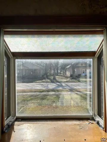 $159,500 | 705 Elm Street, Emporia, KS 66801