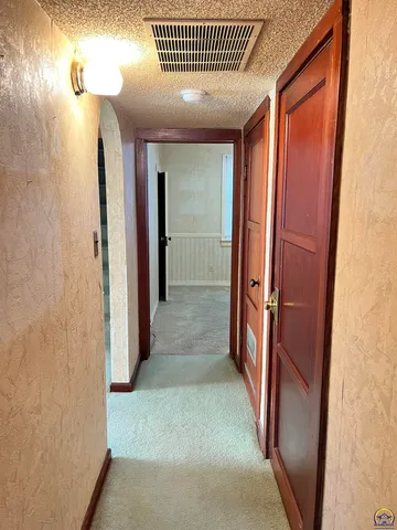 $159,500 | 705 Elm Street, Emporia, KS 66801