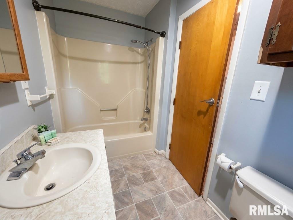 1509 North Michigan Avenue Springfield, IL 62702 - Photo 11 of 14 Gallery Image 11