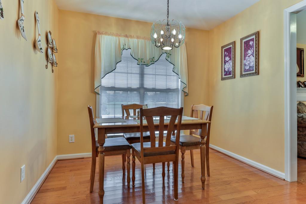681 Baker Road Columbia, TN 38401 - Photo 11 of 29 Breakfast nook