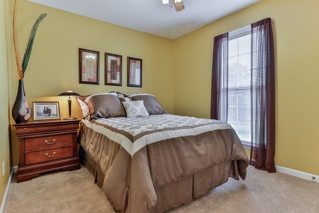 681 Baker Road Columbia, TN 38401 - Photo 16 of 29 1 of 2 bedrooms on the other side of home