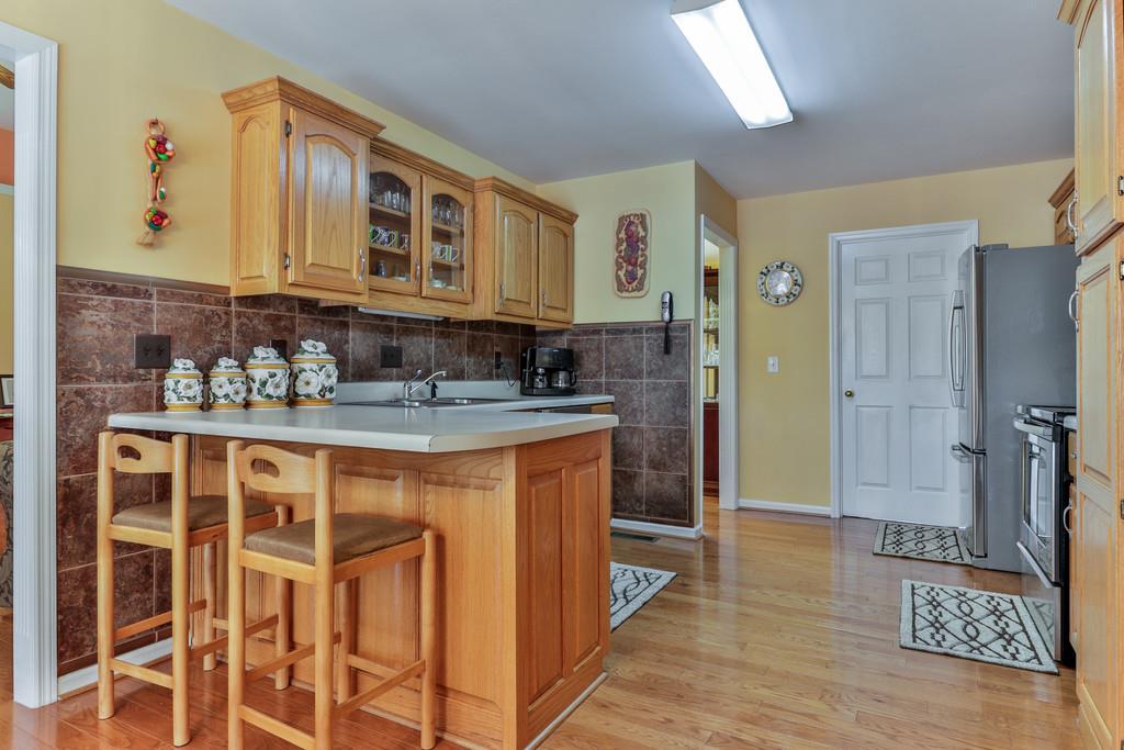 681 Baker Road Columbia, TN 38401 - Photo 8 of 29 custom tile work