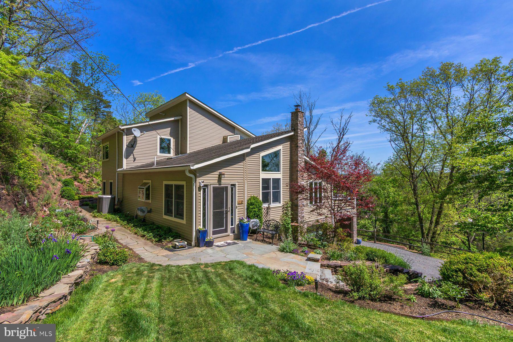 272 Headquarters Road Erwinna, PA 18920 - Photo 4 of 68