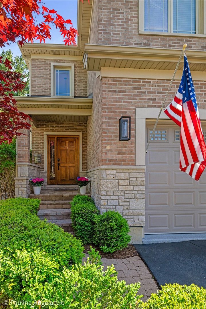 443 June Terrace Barrington, IL 60010 - Photo 2 of 44