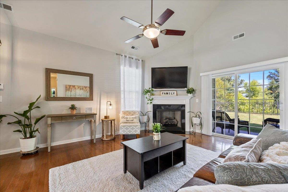 1601 Grace Point Road Morrisville, NC 27560 - Photo 8 of 18 IMPORTANT ROOM W/VAULTED CEILING