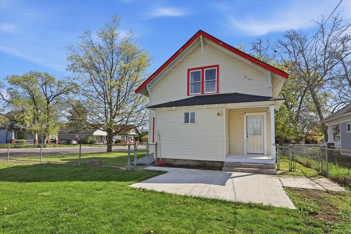 2633 North Stevens Street Spokane, WA 99205 - Photo 15 of 19