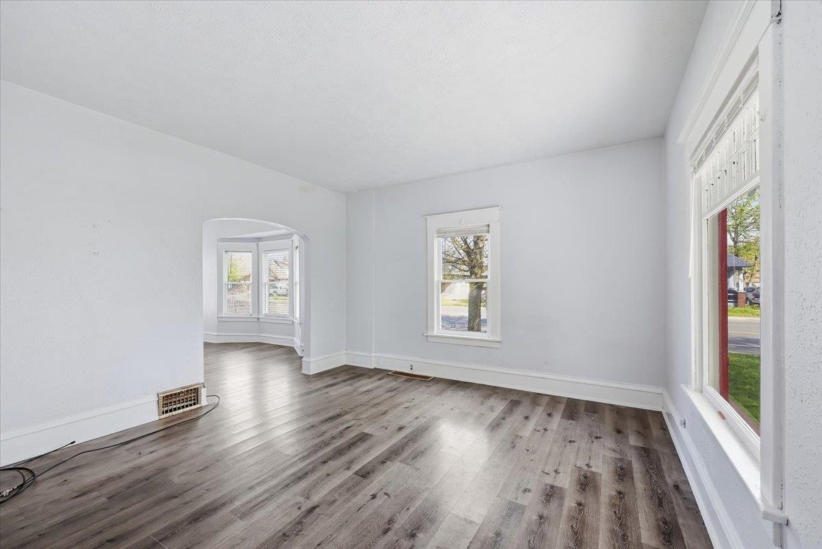 2633 North Stevens Street Spokane, WA 99205 - Photo 3 of 19