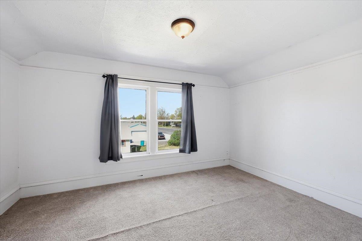 2633 North Stevens Street Spokane, WA 99205 - Photo 10 of 19