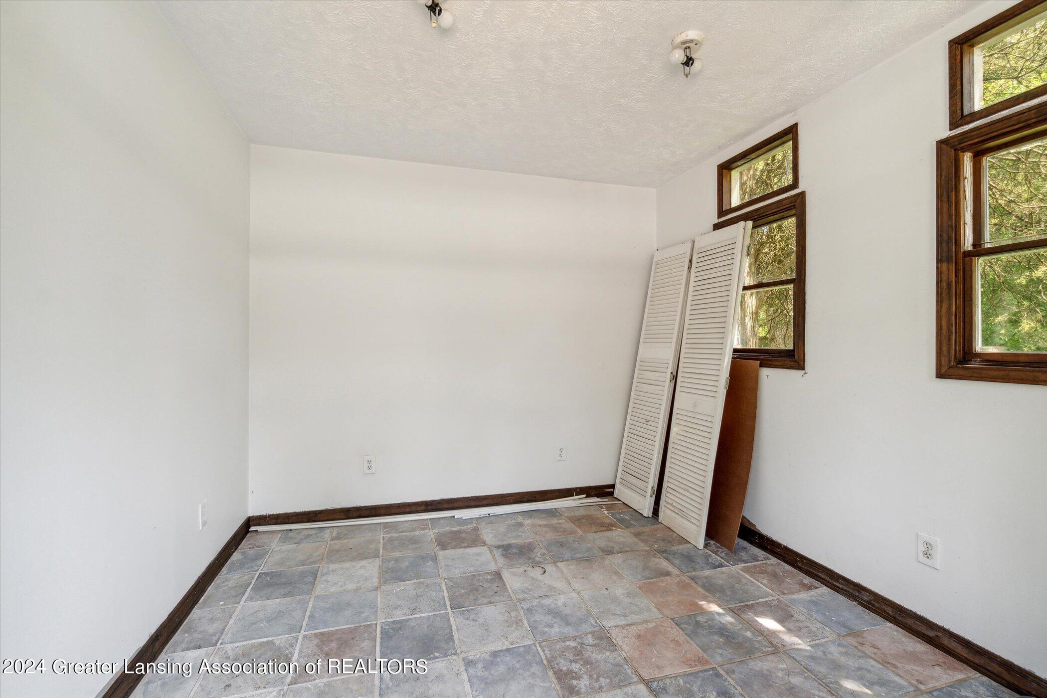 10 Sherwood Road Williamston, MI 48895 - Photo 37 of 74 36-10-Sherwood-Rd-Williamston-MI-48895-W