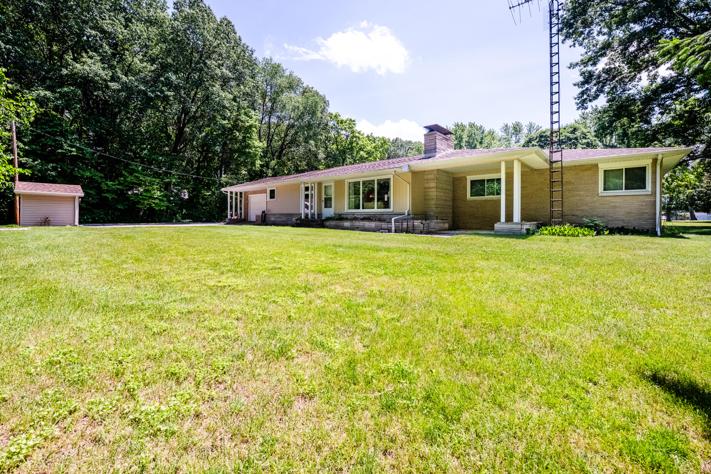 1595 Alex Path Stevensville, MI 49127 - Photo 4 of 38 Alex-535