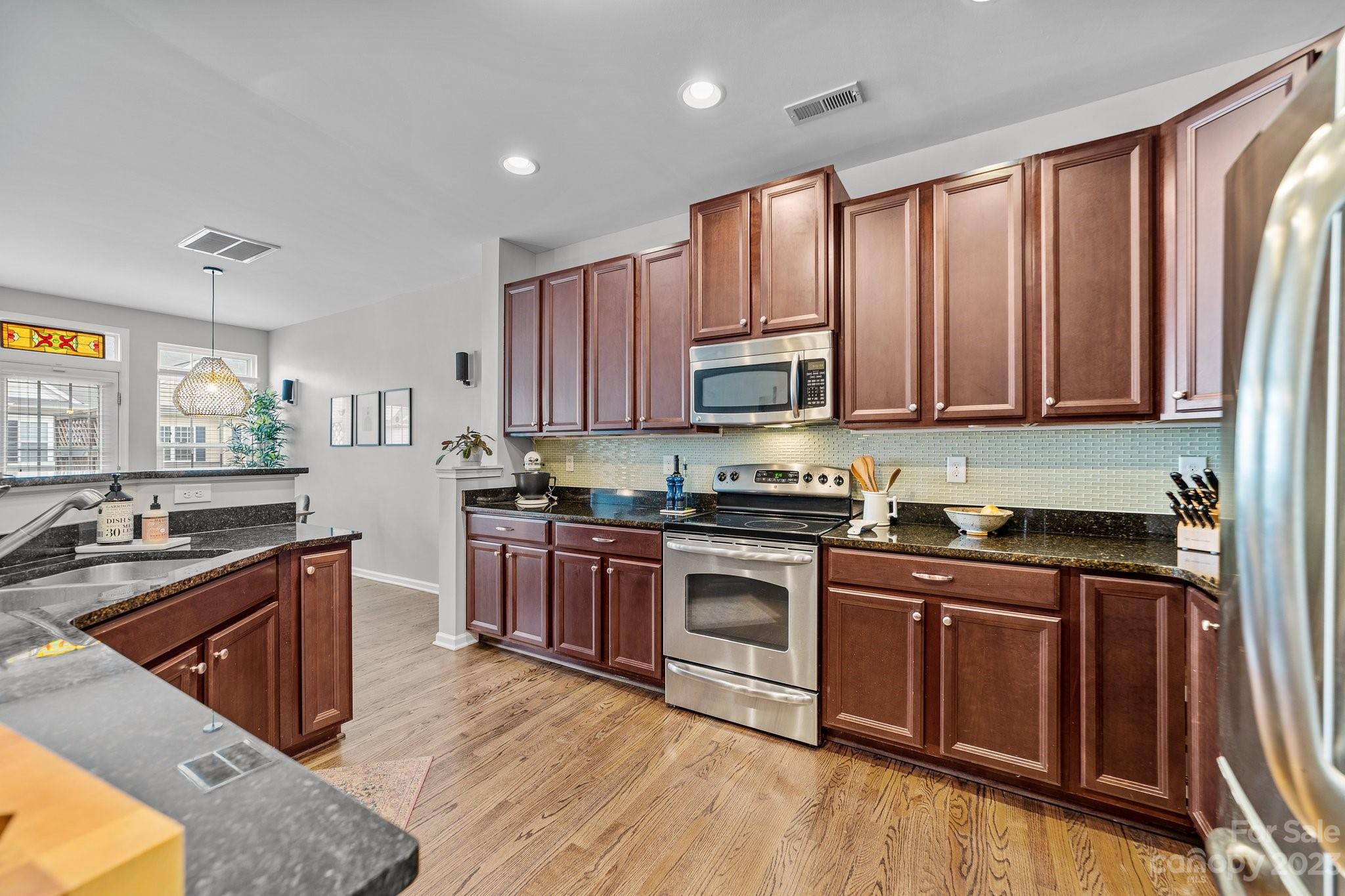6138 Rockefeller Lane Charlotte, NC 28210 - Photo 15 of 35 Gallery Image 15