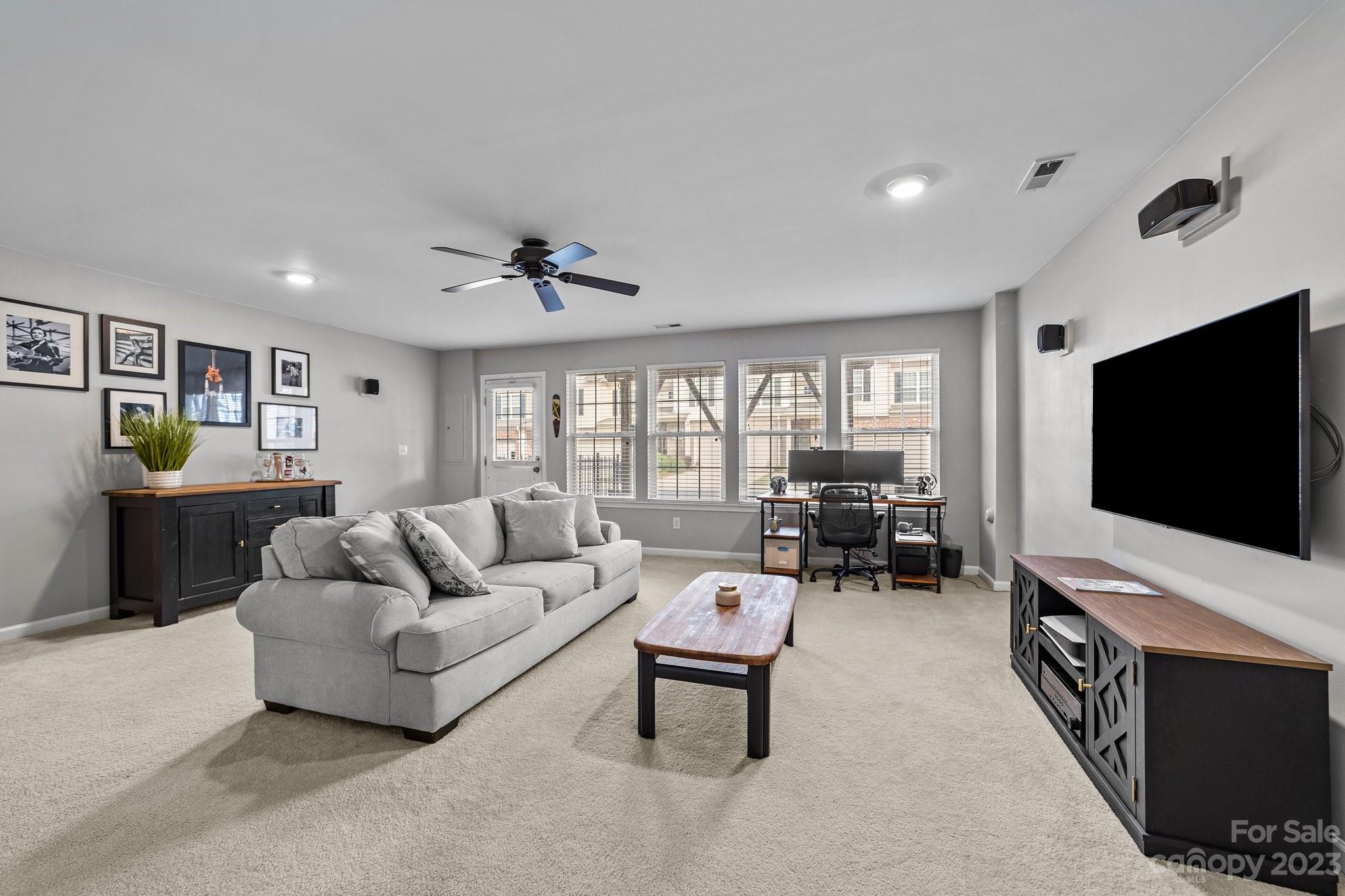 6138 Rockefeller Lane Charlotte, NC 28210 - Photo 6 of 35 Gallery Image 6