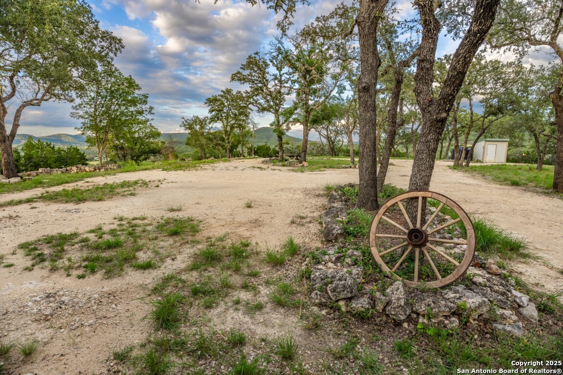 599 Mountain View Road Utopia, TX 78884 - Photo 16 of 38