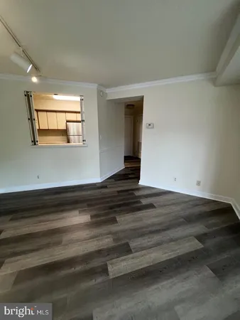 $2,395 | 2100 Lee Highway, Unit 422, Arlington, VA 22201