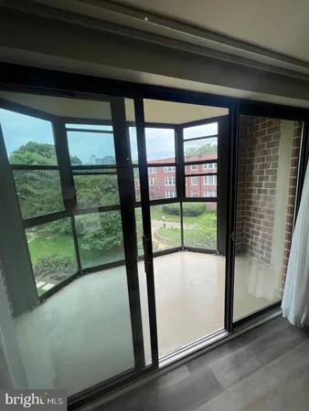 $2,395 | 2100 Lee Highway, Unit 422, Arlington, VA 22201