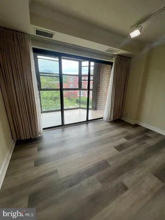 $2,395 | 2100 Lee Highway, Unit 422, Arlington, VA 22201