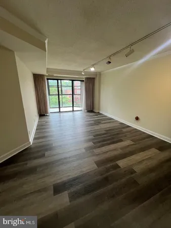 $2,395 | 2100 Lee Highway, Unit 422, Arlington, VA 22201