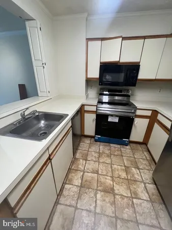 $2,395 | 2100 Lee Highway, Unit 422, Arlington, VA 22201