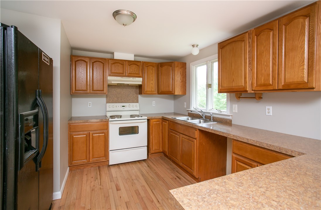 33 Sand Hill Road Charlestown, RI 02813 - Photo 2 of 33