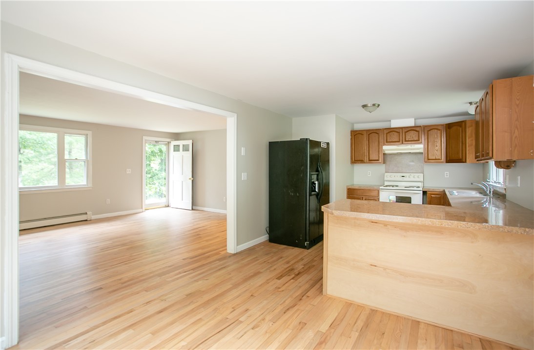 33 Sand Hill Road Charlestown, RI 02813 - Photo 3 of 33