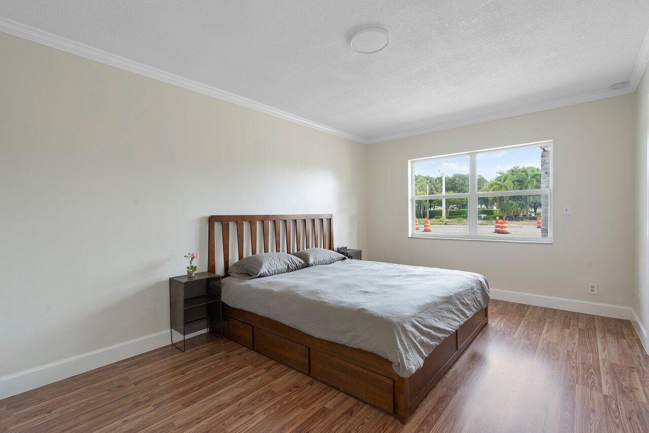 658 West Palmetto Park Road Boca Raton, FL 33486 - Photo 26 of 37 018-658WestPalmettoParkRoad-BocaRaton-FL