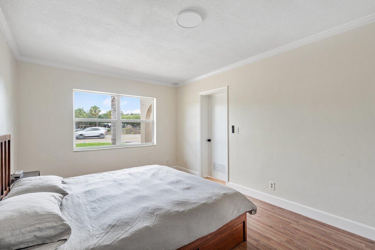 658 West Palmetto Park Road Boca Raton, FL 33486 - Photo 27 of 37 019-658WestPalmettoParkRoad-BocaRaton-FL