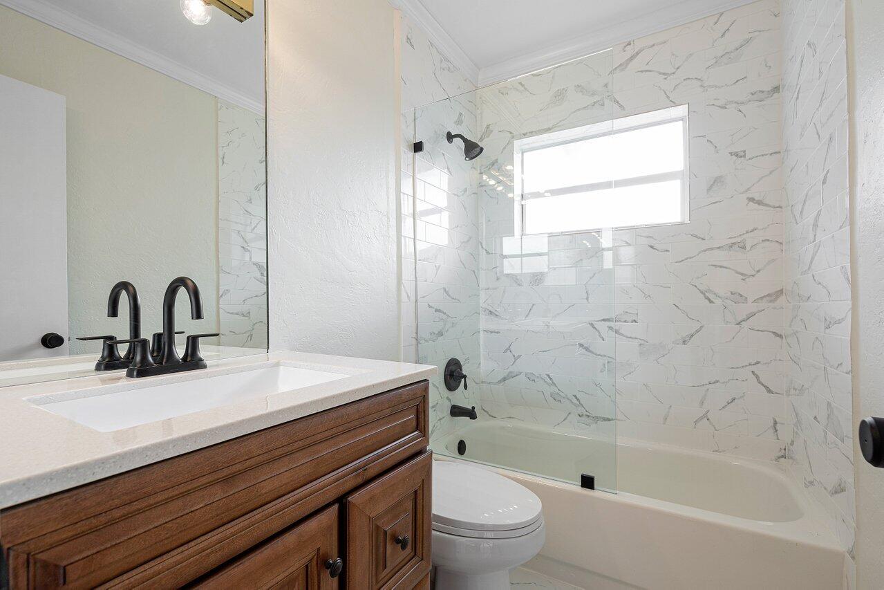 658 West Palmetto Park Road Boca Raton, FL 33486 - Photo 30 of 37 022-658WestPalmettoParkRoad-BocaRaton-FL