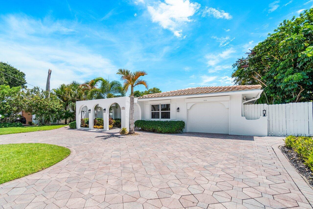 658 West Palmetto Park Road Boca Raton, FL 33486 - Photo 3 of 37 044-658WestPalmettoParkRoad-BocaRaton-FL