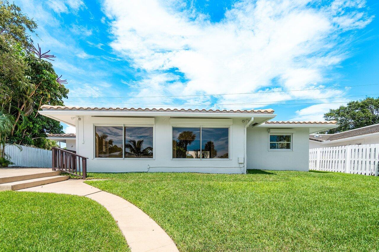 658 West Palmetto Park Road Boca Raton, FL 33486 - Photo 6 of 37 047-658WestPalmettoParkRoad-BocaRaton-FL