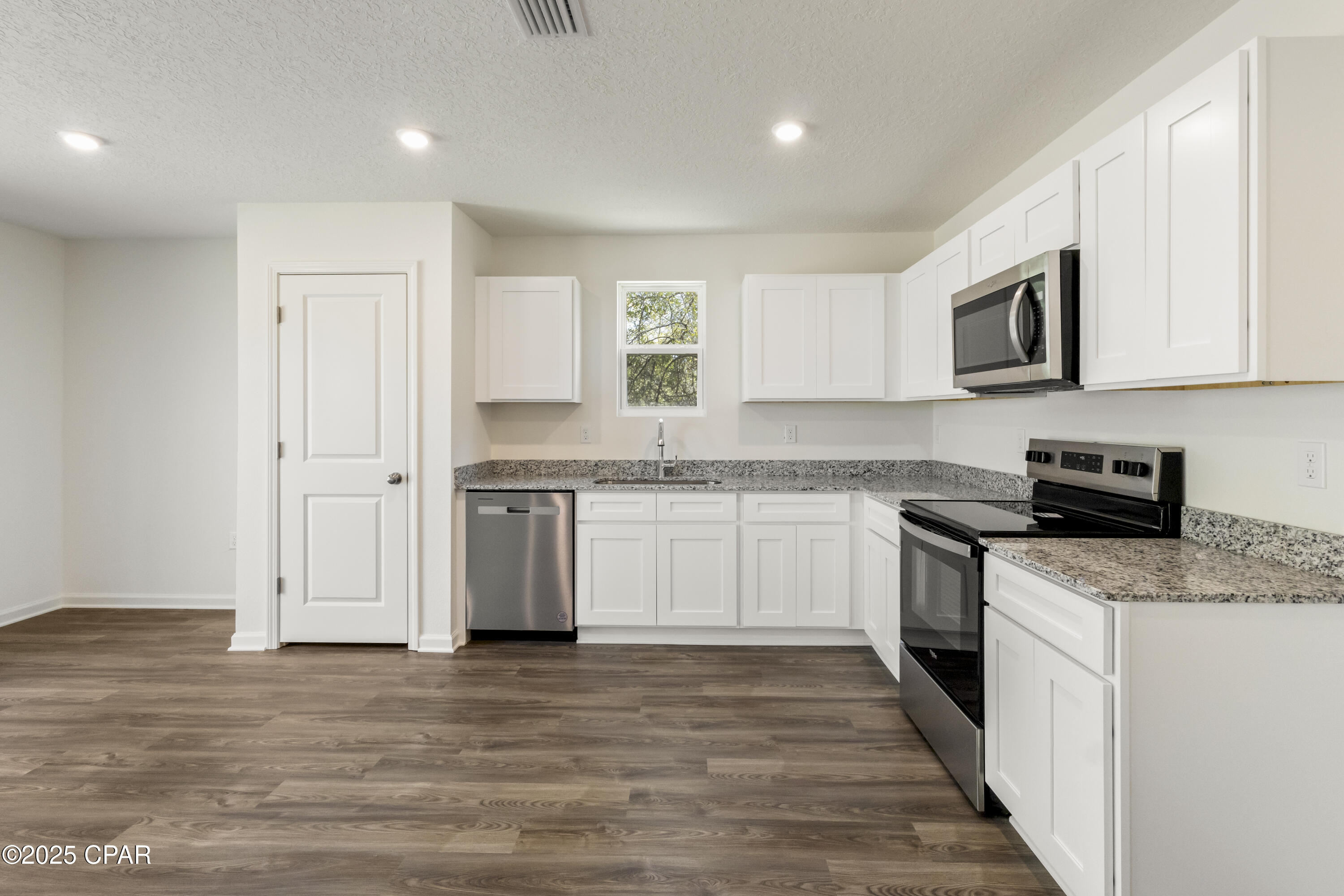 1701 Randolph Drive Chipley, FL 32428 - Photo 4 of 26