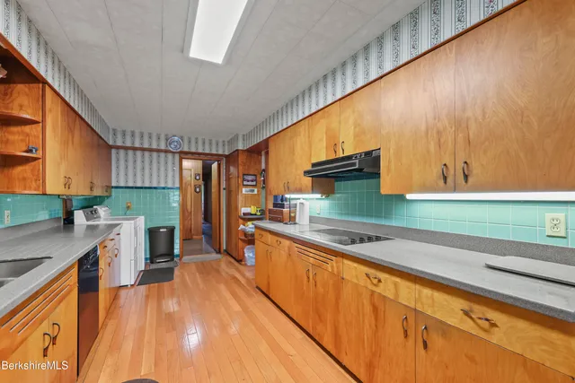 $394,900 | 144 Kittredge Road, Pittsfield, MA 01201