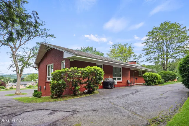 $394,900 | 144 Kittredge Road, Pittsfield, MA 01201