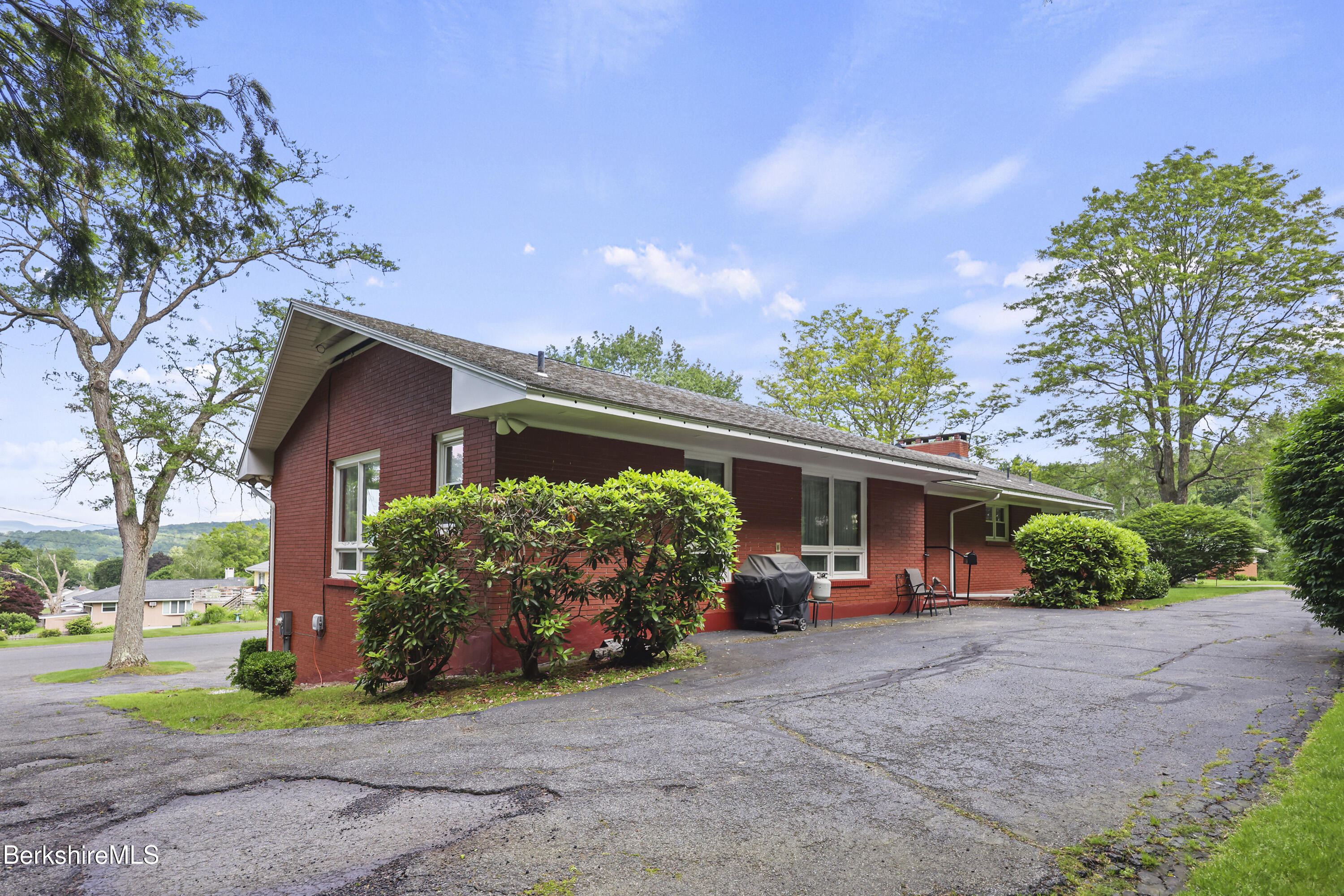 144 Kittredge Road Pittsfield, MA 01201 - Photo 2 of 50 Exterior Front