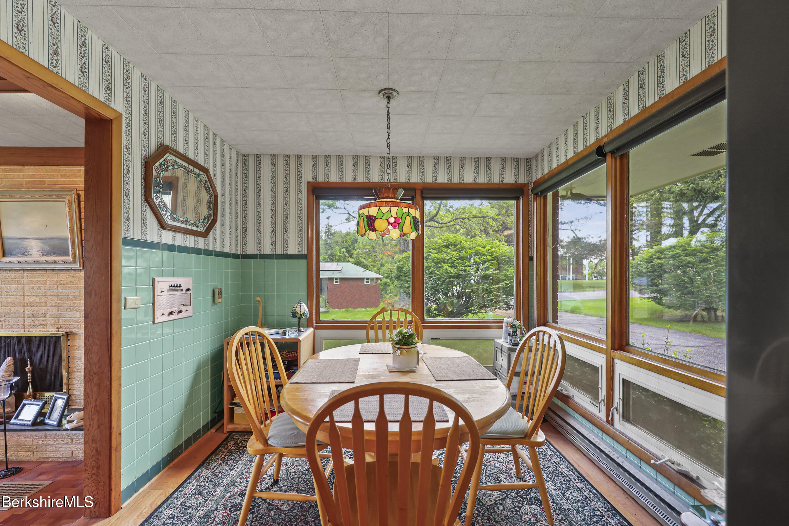 144 Kittredge Road Pittsfield, MA 01201 - Photo 22 of 50 Breakfast Area