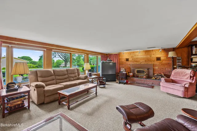 $394,900 | 144 Kittredge Road, Pittsfield, MA 01201