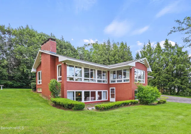 $394,900 | 144 Kittredge Road, Pittsfield, MA 01201
