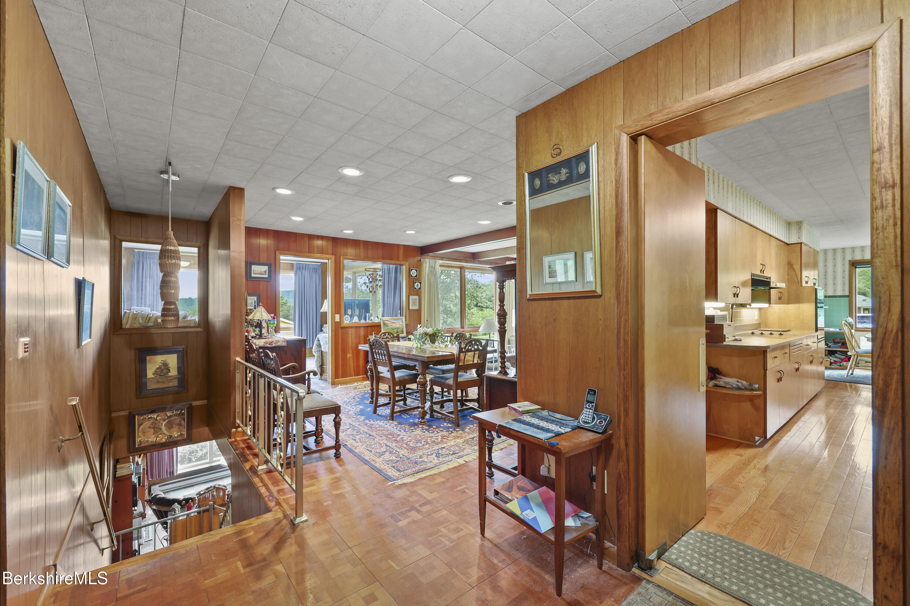 144 Kittredge Road Pittsfield, MA 01201 - Photo 8 of 50 Foyer