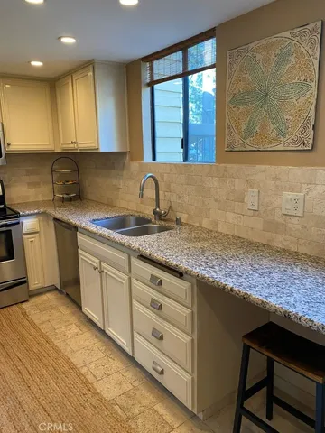 $500,000 | 27657 Peninsula Drive, Unit 106, Lake Arrowhead, CA 92352