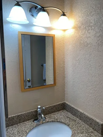 $500,000 | 27657 Peninsula Drive, Unit 106, Lake Arrowhead, CA 92352