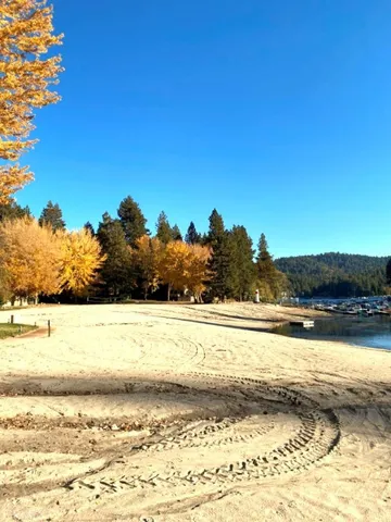 $500,000 | 27657 Peninsula Drive, Unit 106, Lake Arrowhead, CA 92352