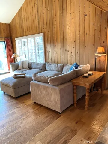 $500,000 | 27657 Peninsula Drive, Unit 106, Lake Arrowhead, CA 92352