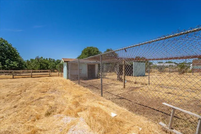 a view of a room with an empty space