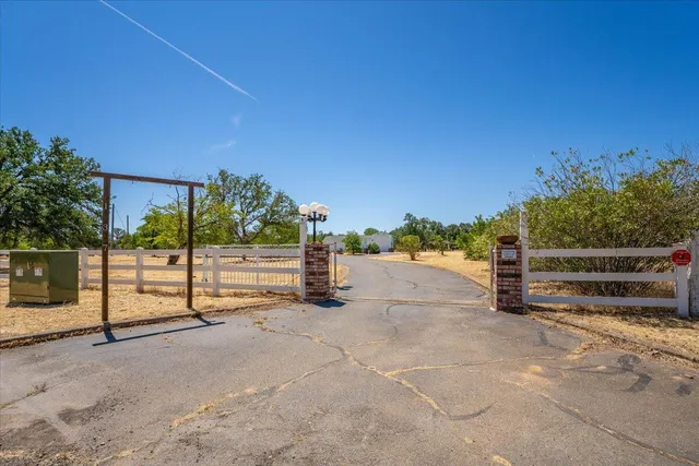 $405,000 | 19307 Davidson Lane, Anderson, CA 96007