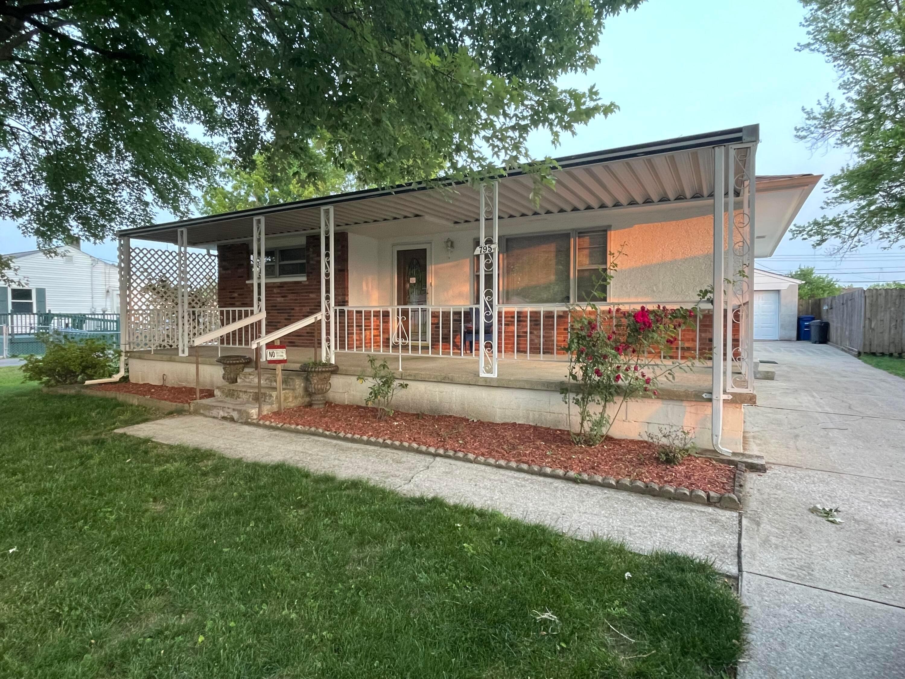 795 Colton Road Columbus, OH 43207 - Photo 2 of 21 IMG-7631