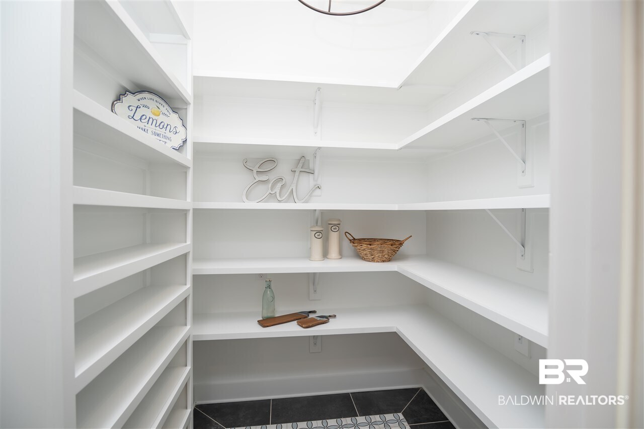 389 Pecan Avenue Fairhope, AL 36532 - Photo 18 of 50 Appliances, cookware, recycle..plenty of space!