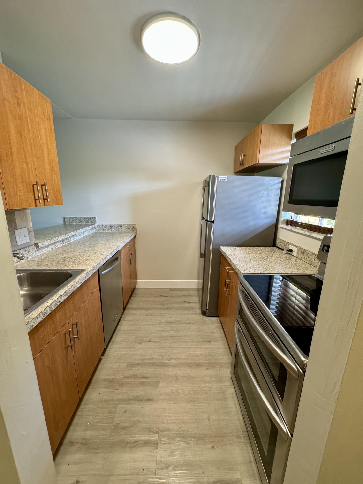 836 Southwest 9th St Circle, Unit 201 Boca Raton, FL 33486 - Photo 3 of 11 Kitchen_