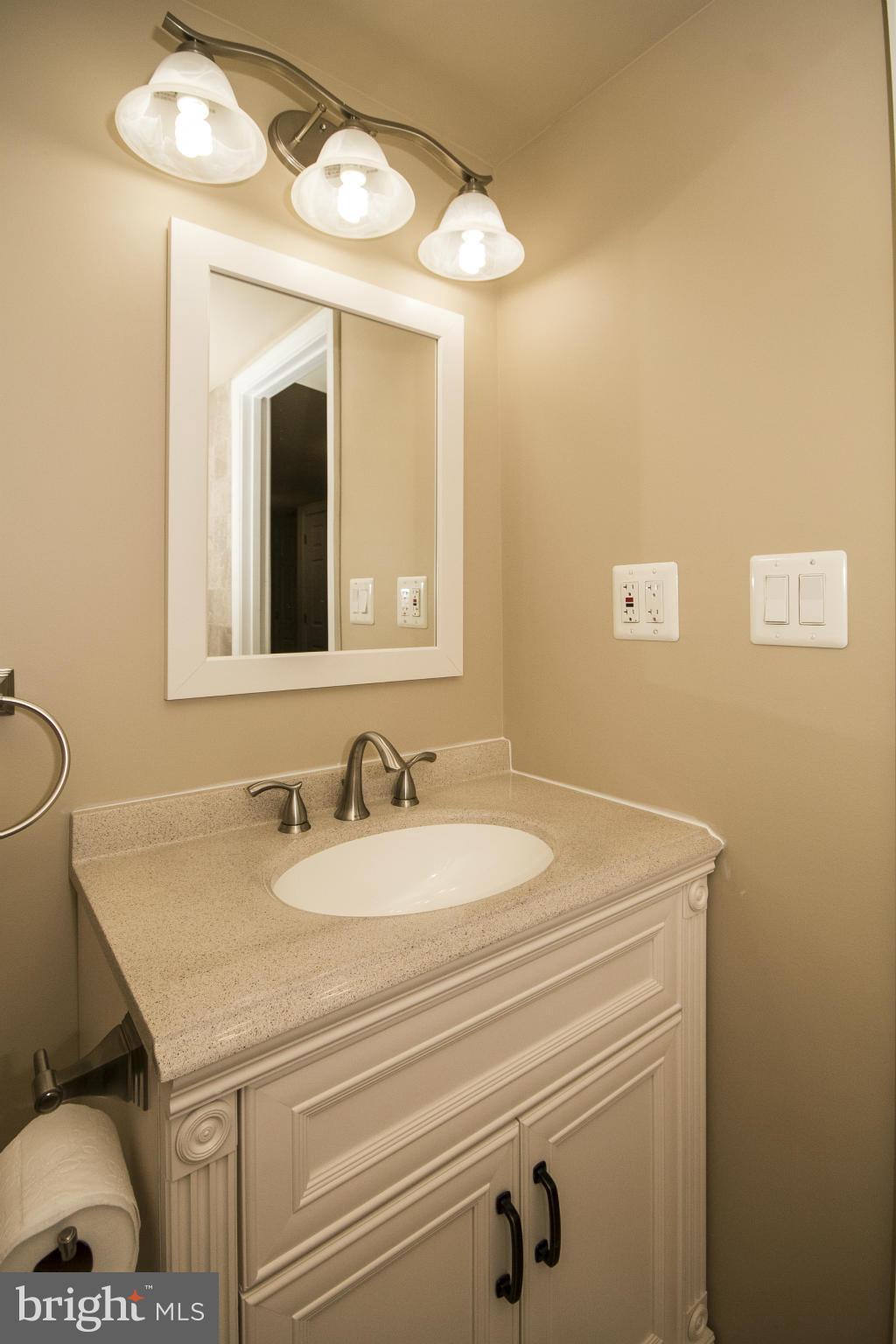 8113 Mid Haven Road Baltimore, MD 21222 - Photo 16 of 24 Bath