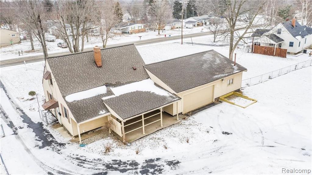 112 East River Road Flushing, MI 48433 - Photo 26 of 35