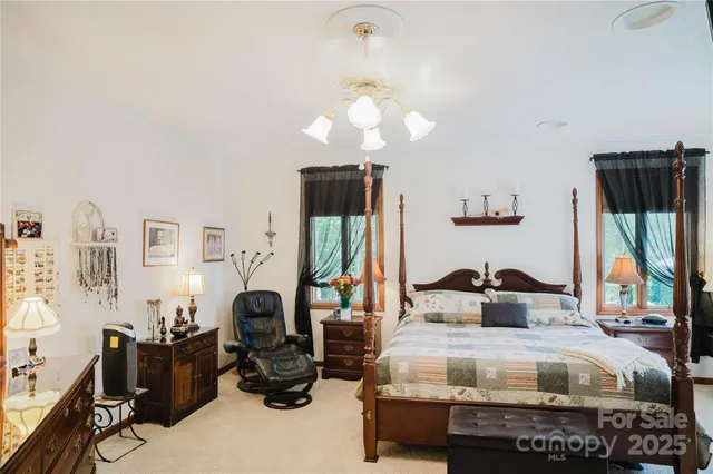 $674,999 | 115 Hawkins Creek Road, Hendersonville, NC 28791